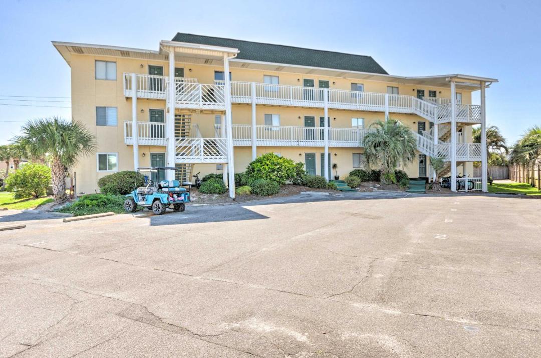 Photo of Buildings in Holiday Isle
