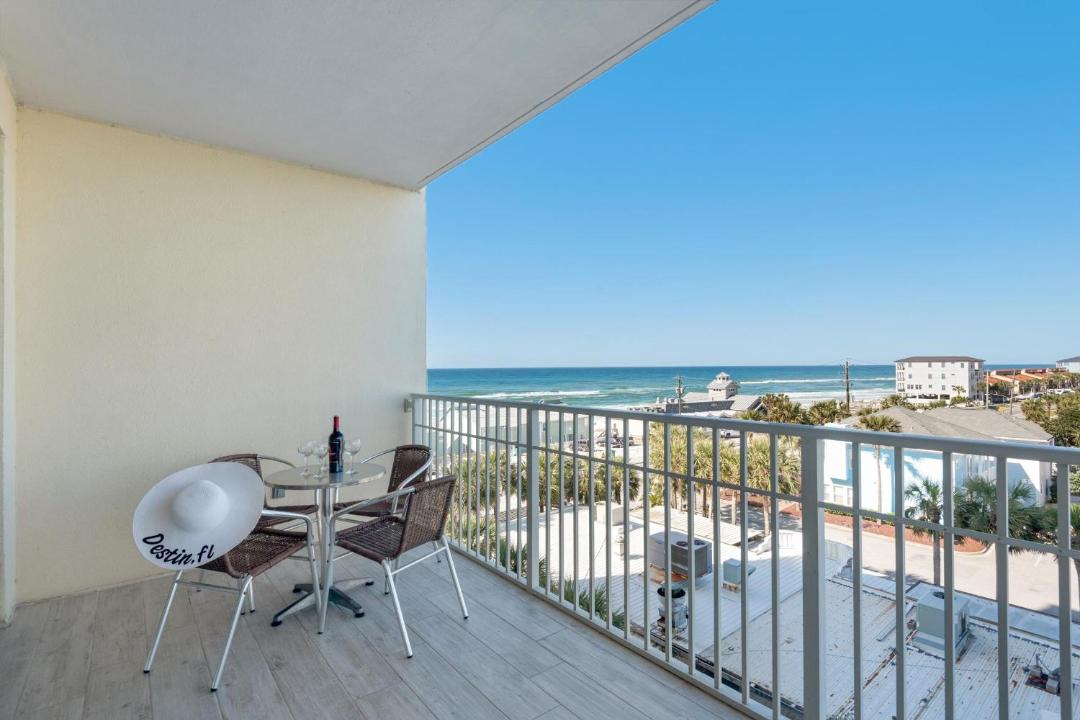 Photo of Patio Balcony in Miramar Beach