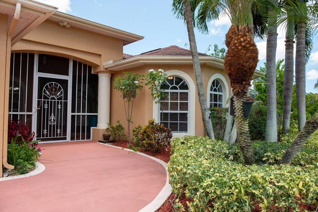 Photo of Buildings in Port Saint Lucie