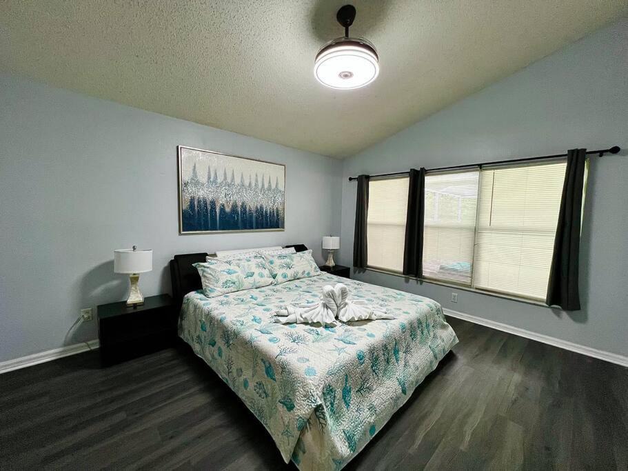Photo of Bedroom in Bearss Plaza