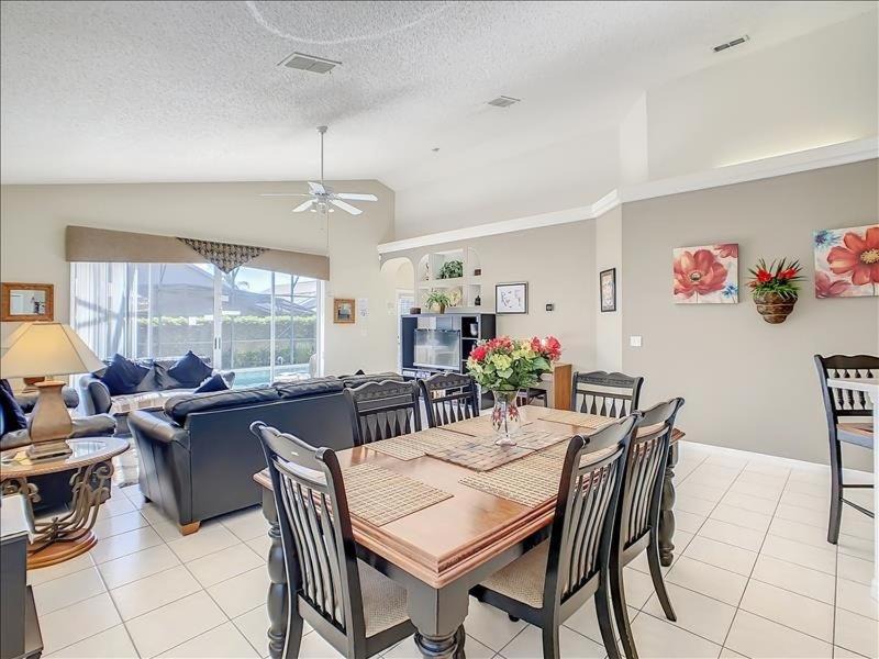 Photo of Livingroom in Four Corners