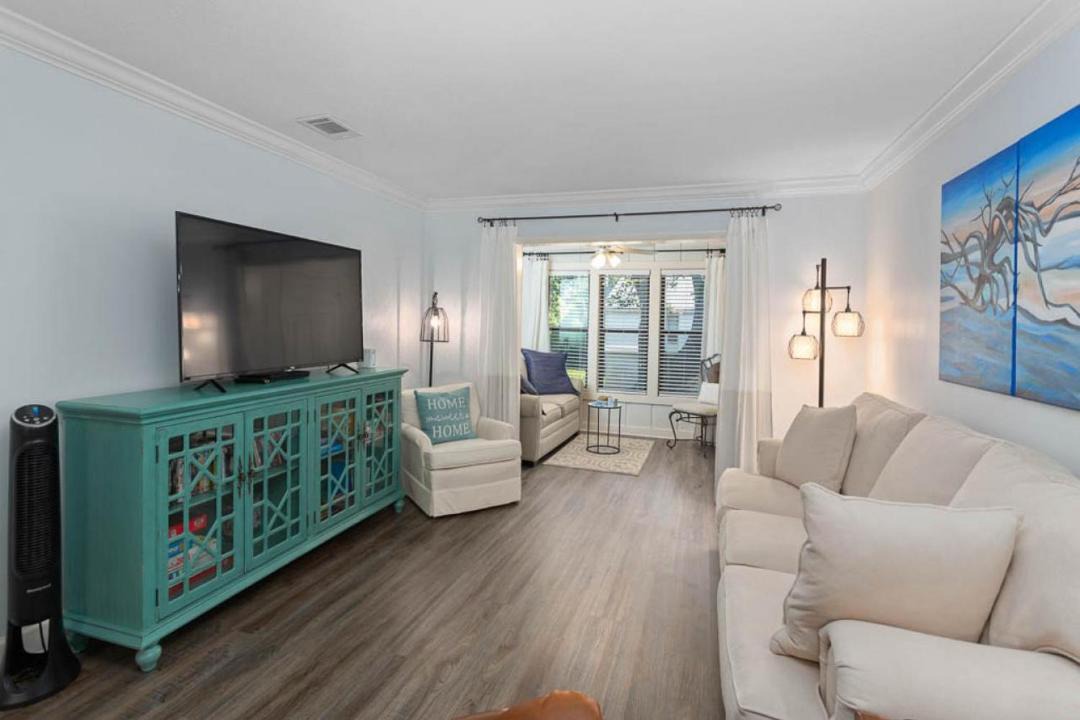 Photo of Livingroom in Saint Simons Heights