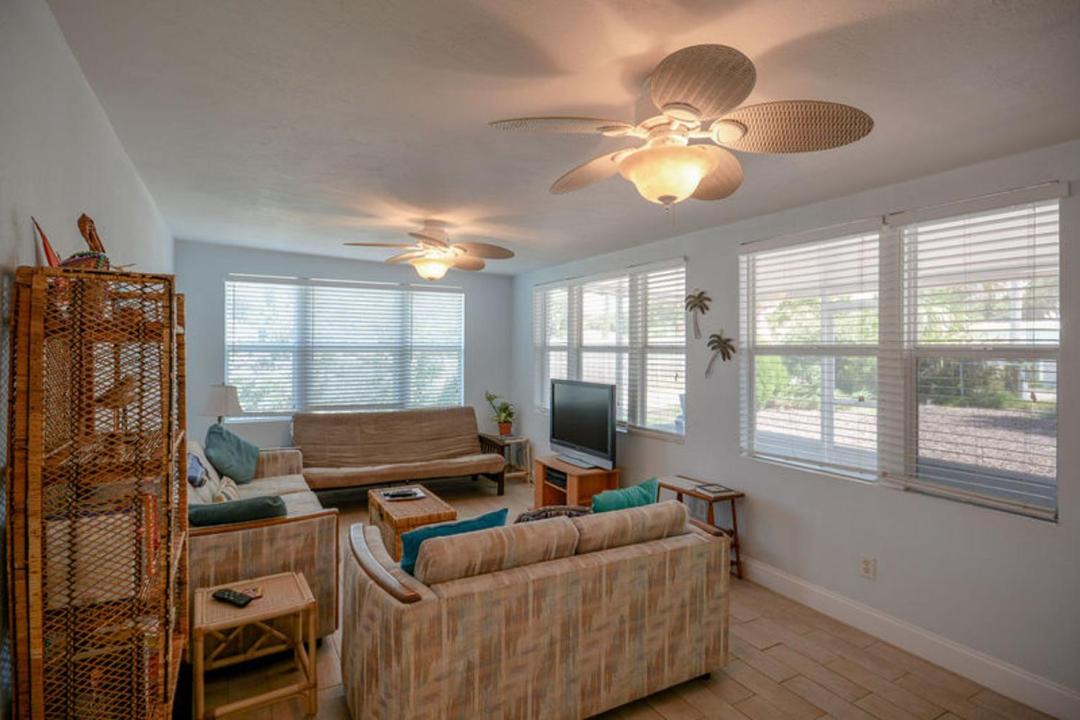 Photo of Livingroom in New Smyrna Beach