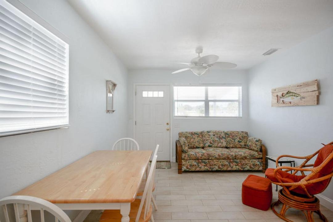 Photo of Livingroom in New Smyrna Beach