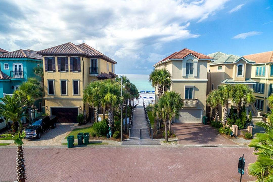 Photo of Others in Destin