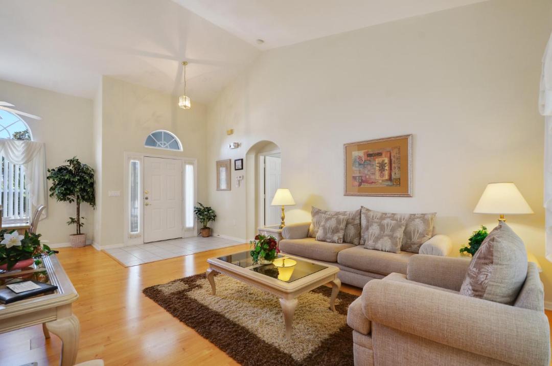 Photo of Livingroom in Greater Groves