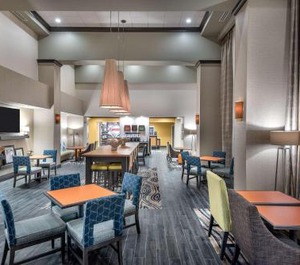 Hampton Inn Suites West Bay Road 