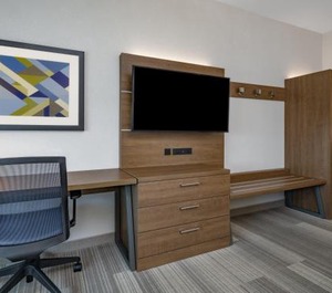 Holiday Inn Express Suites Ruskin Ihg Hotel 