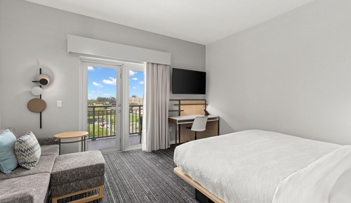 Studio, 1 King Bed, Balcony