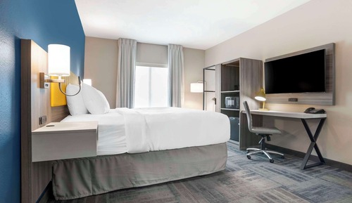 Suite, 1 King Bed, Accessible, Non Smoking