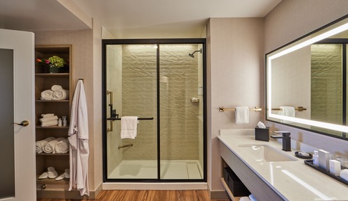 Standard Room, 1 King Bed (Hearing Accessible)