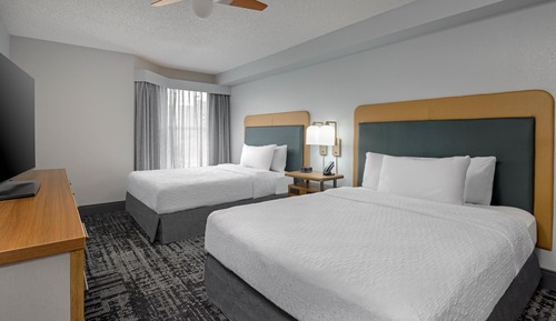Suite, 2 Queen Beds, Bathtub (Mobility & Hearing, Non Smoking)