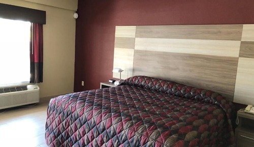 Standard Room, 1 King Bed