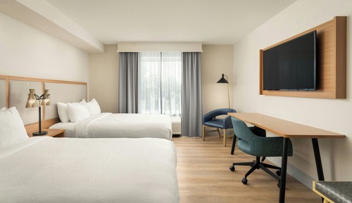 Suite, Multiple Beds, Accessible Bathtub