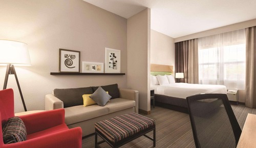 Studio Suite, 1 King Bed with Sofa bed, Non Smoking