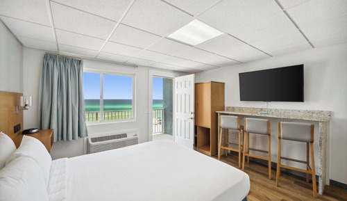 Classic Room, 2 Queen Beds, Kitchen, Beachfront (Split Accommodations)