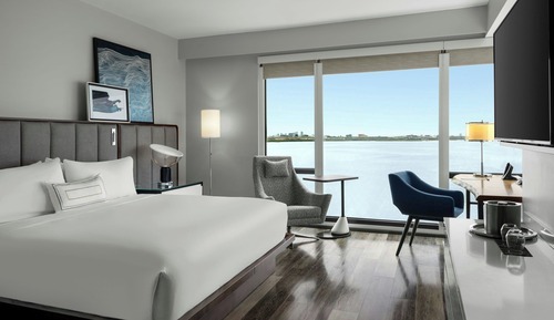 Deluxe Room, 1 King Bed
