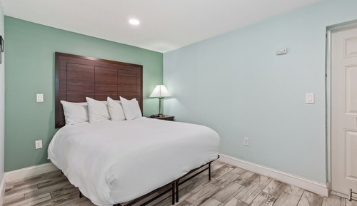 Standard Room, 1 Queen Bed, Non Smoking