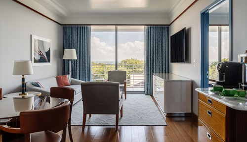 Premier Bay View Suite (One Bedroom)