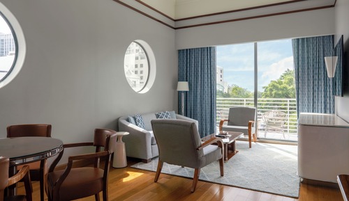 Classic Corner Suite (One Bedroom)
