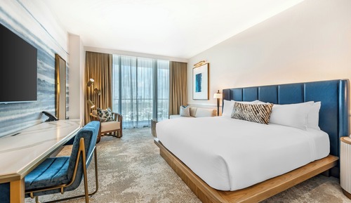 Premier Room, 1 King Bed, Accessible, Balcony