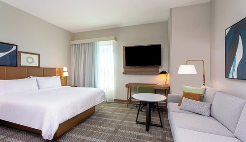 Studio Suite, 1 King Bed, Kitchen