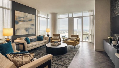 Accessible Platinum King Suite Non-Smoking
