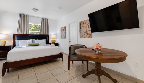 Comfort Room, Patio, Garden View