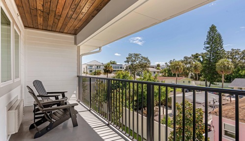 Room, 1 King Bed, Roll-in Shower, Non Smoking (Balcony)