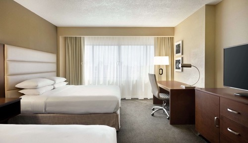 Room, 2 Queen Beds, Accessible, Bathtub