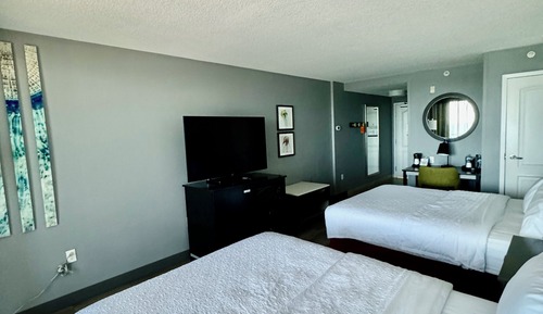 Room, 2 Queen Beds, Accessible, Ocean View (Mobility & Hearing, Bathtub)