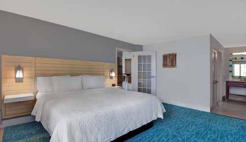 Suite, 1 King Bed (Two Room Suite)