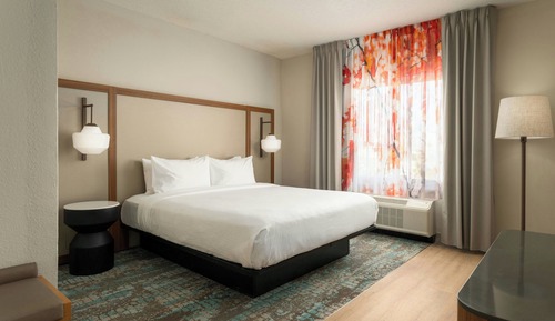 Suite, 1 King Bed with Sofa bed (Mobility Accessible, Tub)