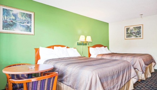 2 Double Beds, Smoking