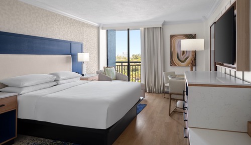 Room, 1 King Bed, Resort View (Balcony)
