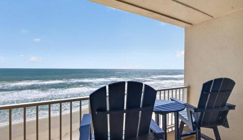 Two-Bedroom Apartment with Sea View