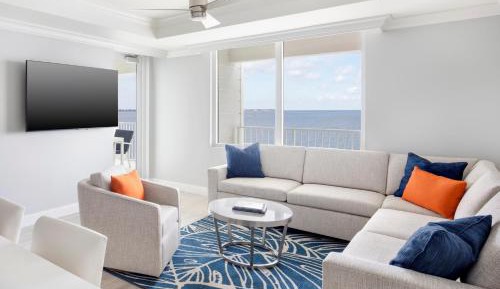 Three-Bedroom Villa with Two King Beds, Two Queen Beds and Harbor View