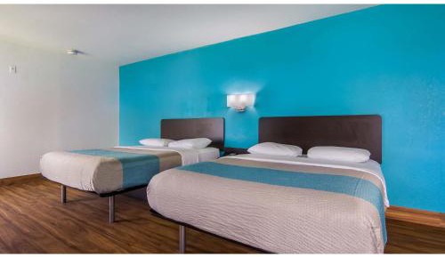 Queen Room with Two Queen Beds - Non-Smoking