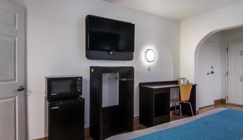 King Room - Disability Access - Non-Smoking
