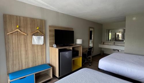 Deluxe Room with Two Queen Beds - Non-Smoking