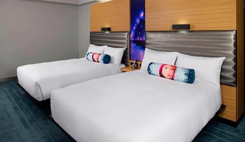 Suite, 2 Queen,  City View, Balcony (Mobility &amp; Hearing Accessible w/ Roll-in Shower)