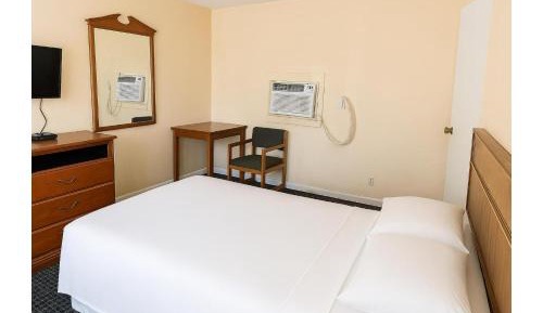 Queen Bed Non-Smoking