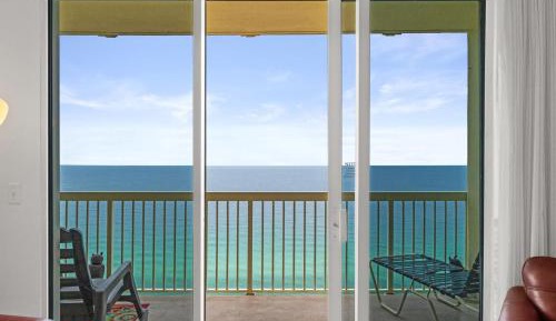 Two-Bedroom Apartment with Sea View - 2105