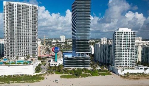Deluxe One-Bedroom Apartment with Ocean View