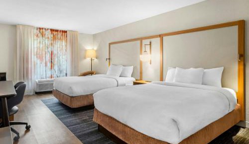 Queen Room with Two Queen Beds and Bathtub - Mobility Access/Hearing Accessible