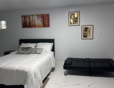 Queen Room