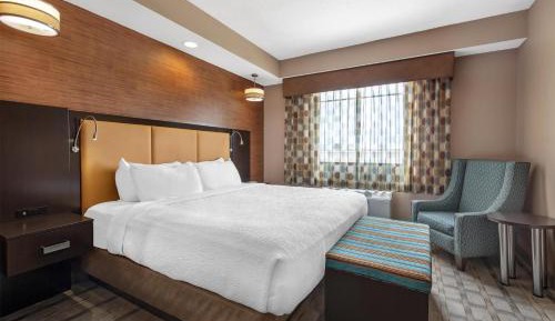 Deluxe King Room - Non-Smoking
