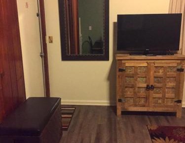 Basic Queen Room