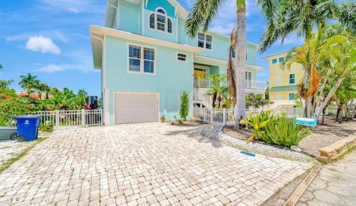Three-Bedroom Vacation Home 
