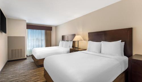 Suite with Two Queen Beds and Sofa Bed - Non-Smoking
